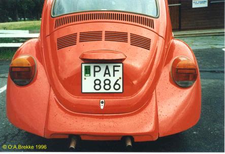886